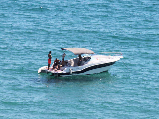 Paseos y calas en familia en barco El Campello